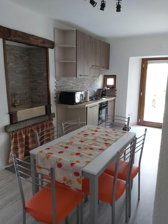 Casa Cimavilla Con Parcheggio Privato Gratuito Crevoladossola Bagian luar foto