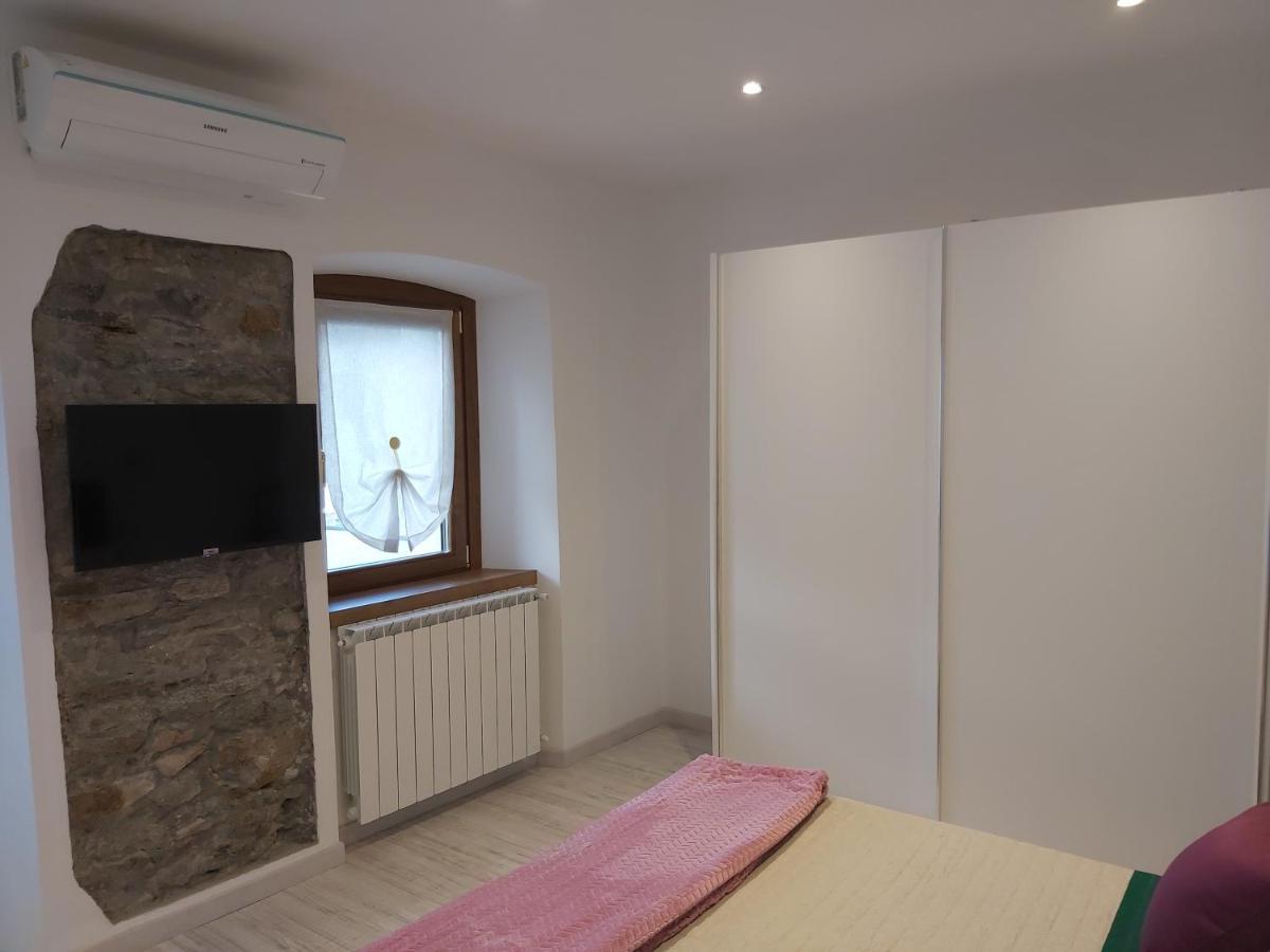 Casa Cimavilla Con Parcheggio Privato Gratuito Crevoladossola Bagian luar foto